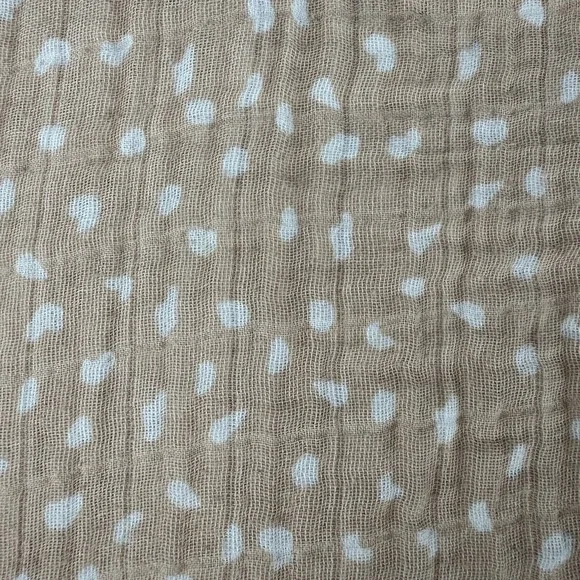 All4Ella Aussie Muslin Wrap Beige White Dot Swaddle Lightweight 100% cotton‎ - Picture 4 of 5